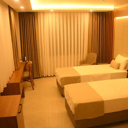Golden Vera Otel *